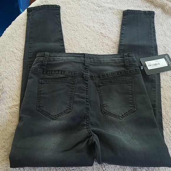 BNWT PRETTY LITTLE THINGS BLACK SQUARE RIP KNEE - Picture 7 of 9